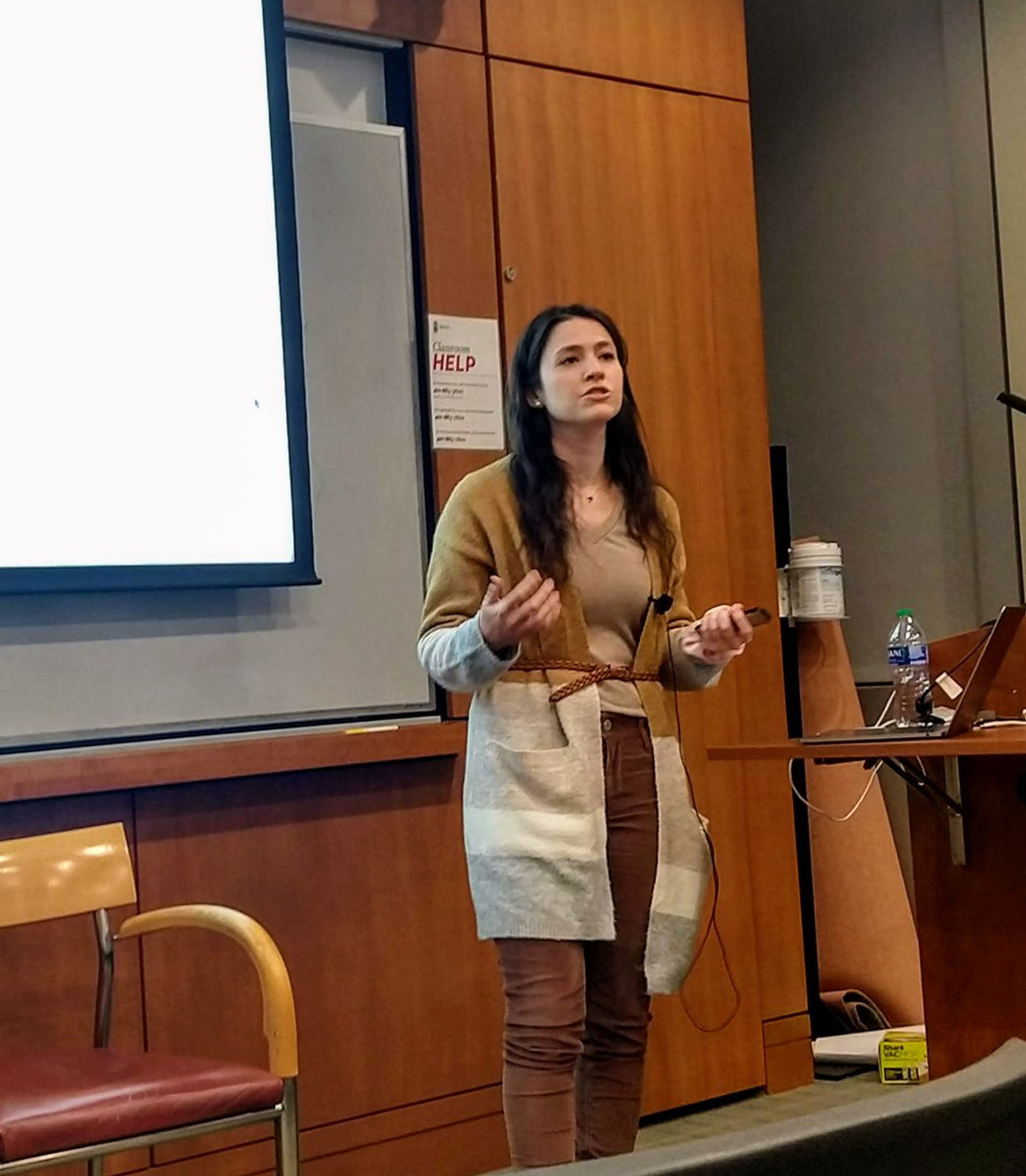 Julieta is selected to present at the Carney BrainExPo Seminar Series at Brown University.